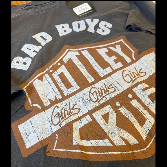 Motley Crue bad boys tshirt - Picture 2 of 5